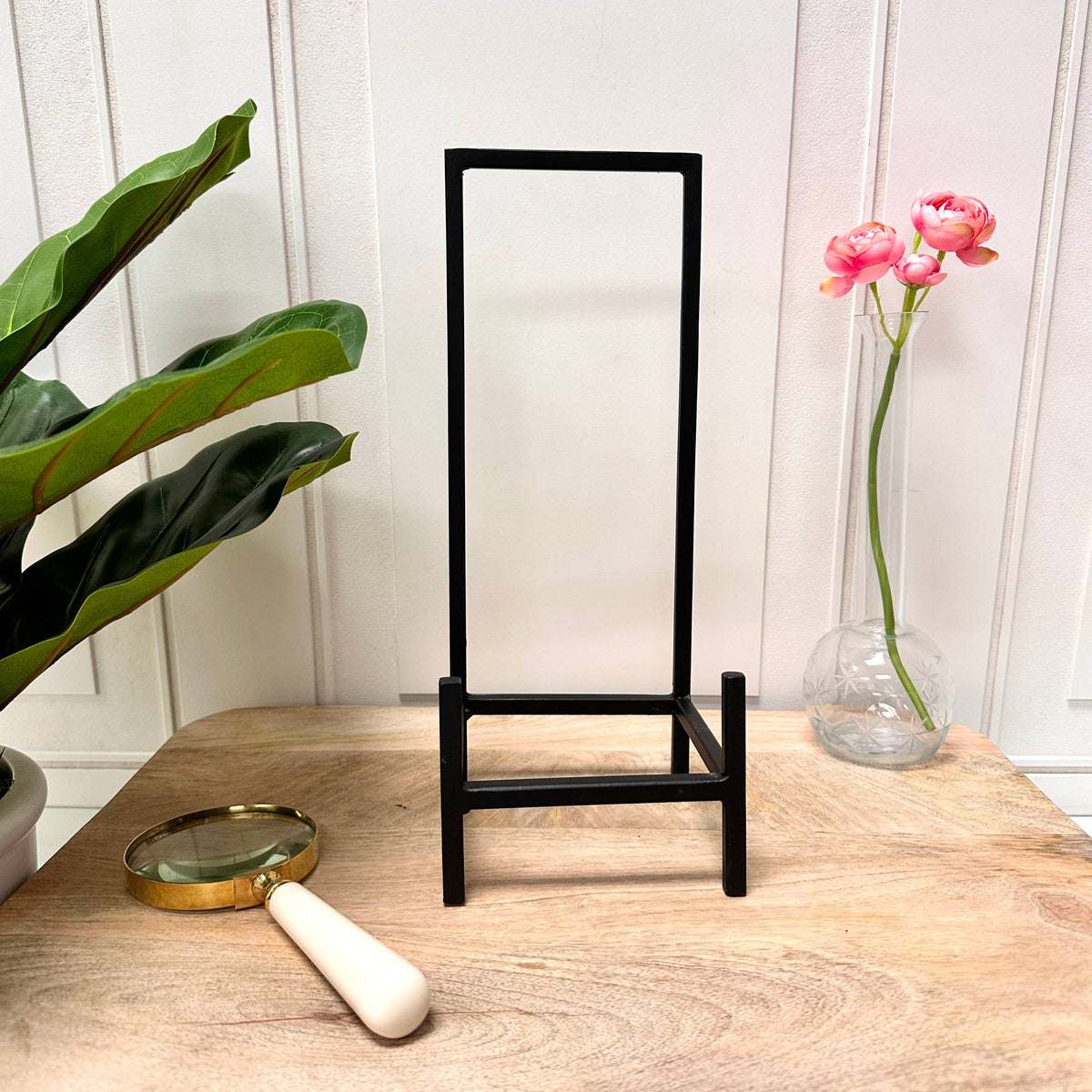 Modern Black Iron Easel/Bookstand - 12"