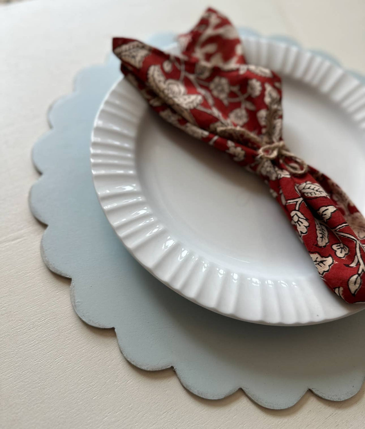 Everyday Scalloped Placemats, Wooden, Set of 4