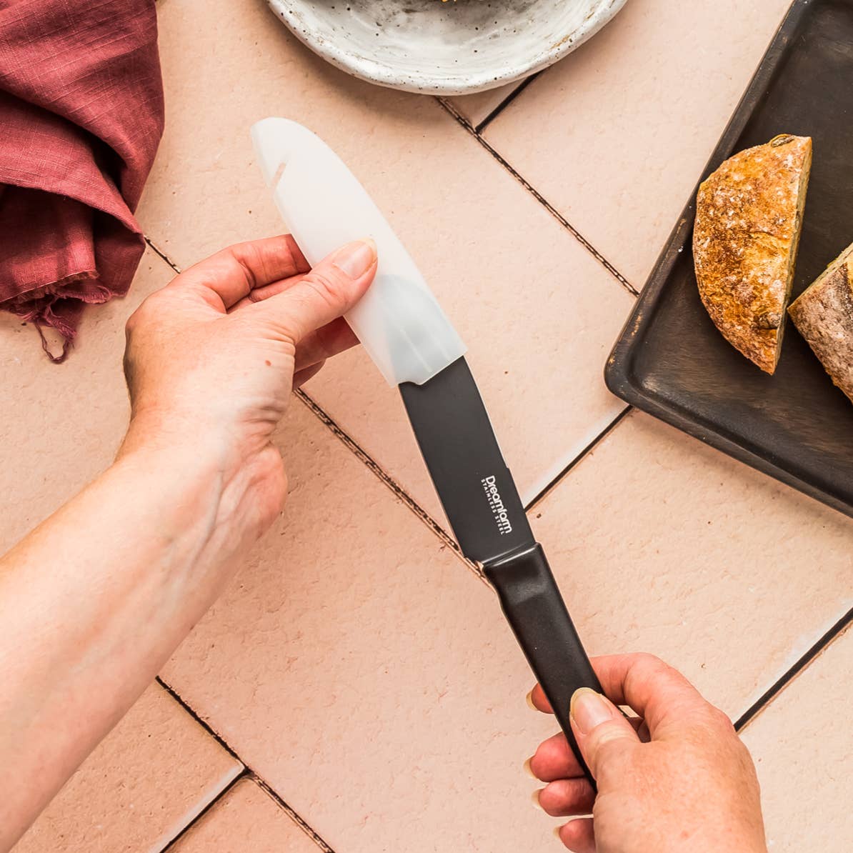 Kneed® - 2-in-1 Spreading & Slicing Knife - CDU