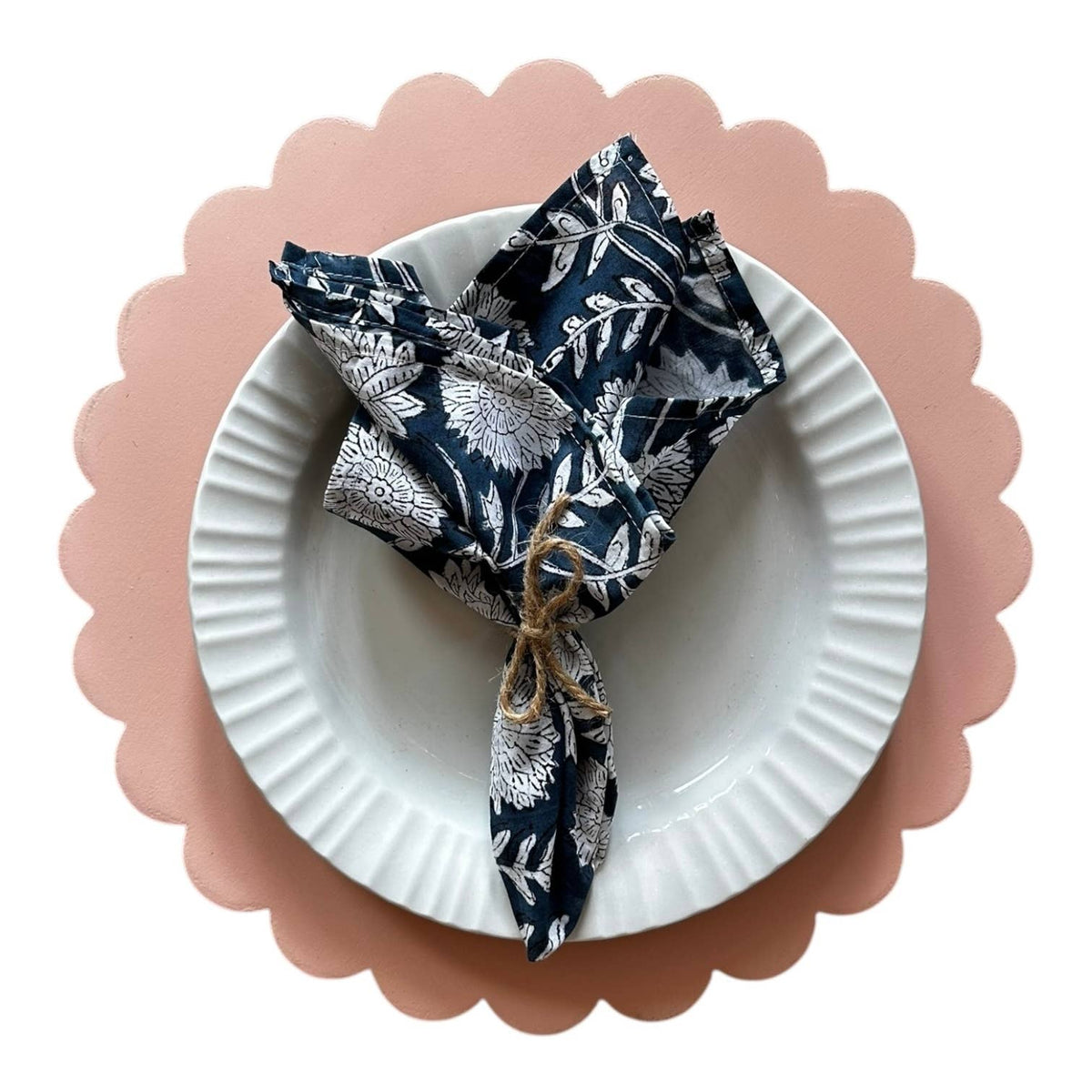 Everyday Scalloped Placemats, Wooden, Set of 4