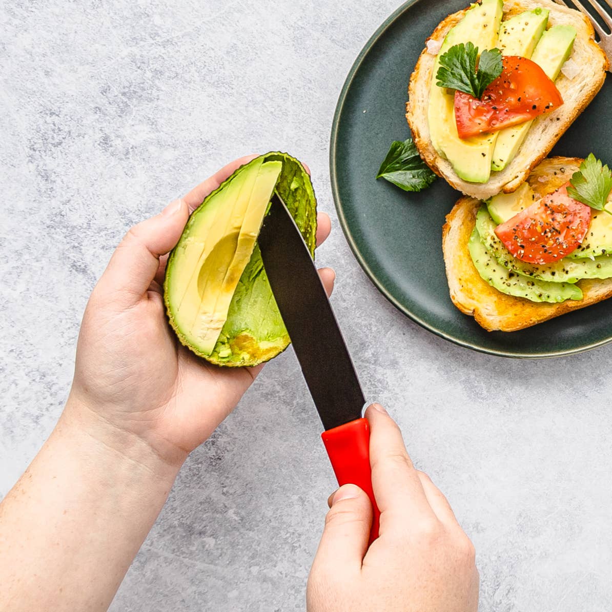 Kneed® - 2-in-1 Spreading & Slicing Knife - CDU