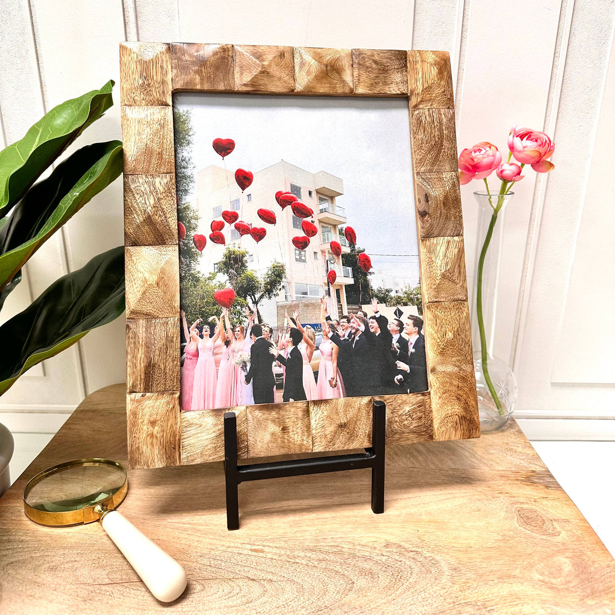 Modern Black Iron Easel/Bookstand - 12"