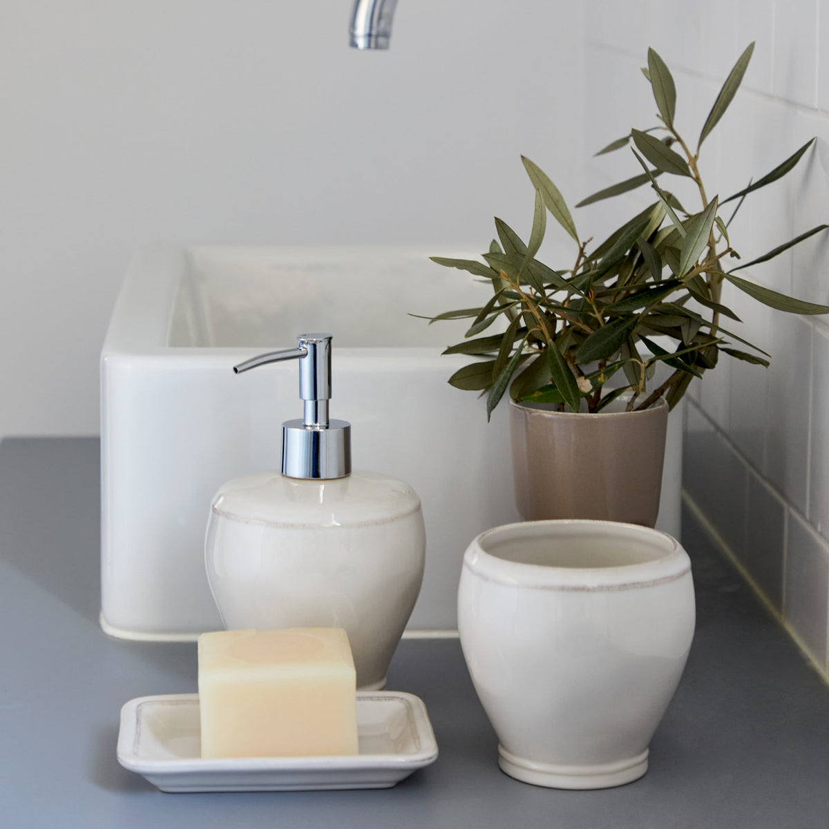Soap/Lotion Pump Fontana Bath, Casafina by COSTA NOVA