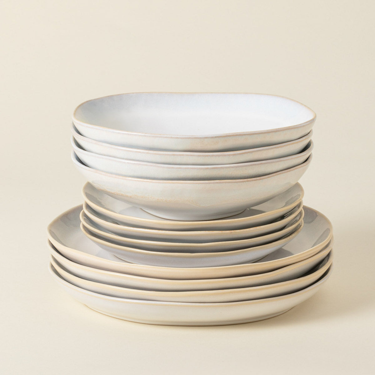 12-Piece Dinnerware Set with Soup/Pasta Bowl Brisa