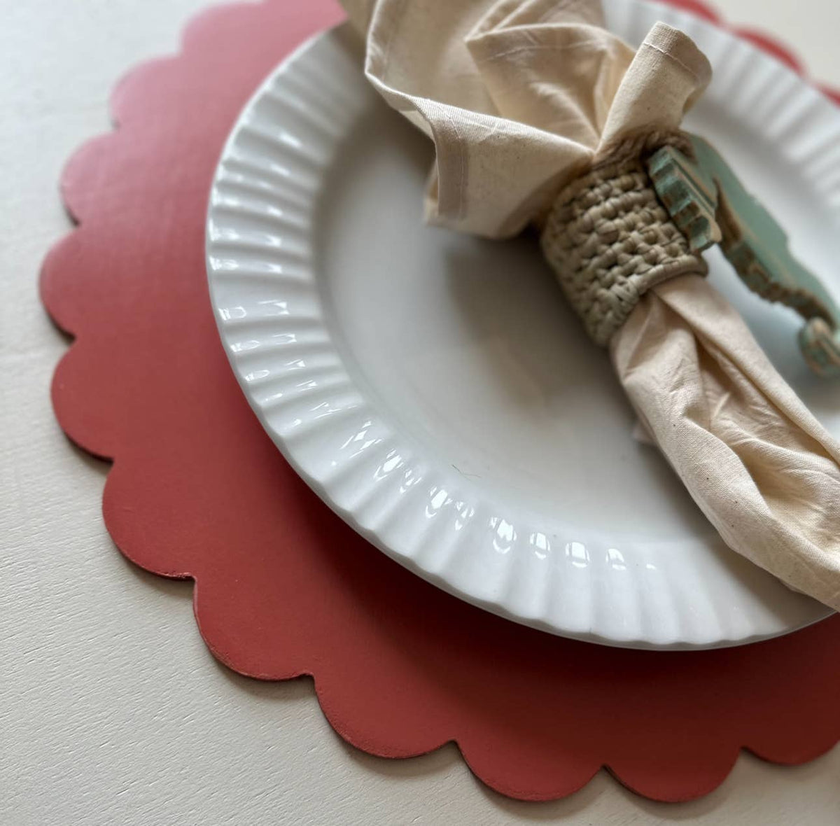 Everyday Scalloped Placemats, Wooden, Set of 4