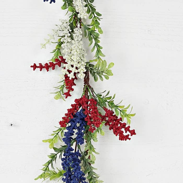 31211- 4ft Garland-Red White Blue Heather with Boxwood-
