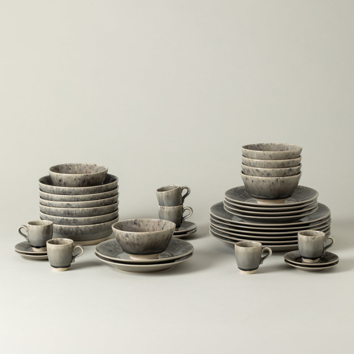 30-Piece Dinnerware Set with Coffee Cup and Saucer Madeira