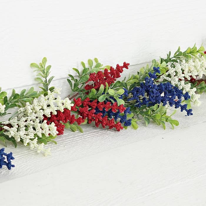31211- 4ft Garland-Red White Blue Heather with Boxwood-