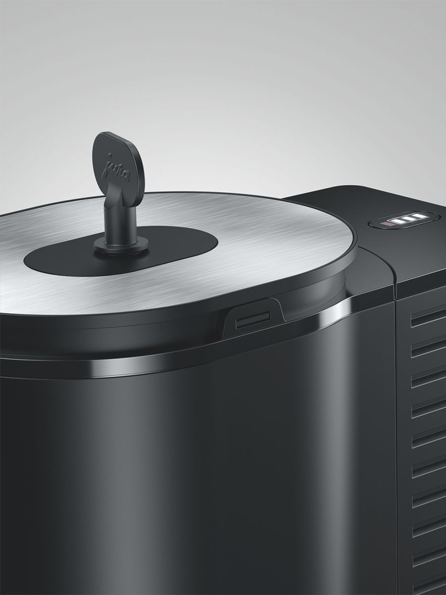 Zoomed in view of Cool Control Black (1L) locking key