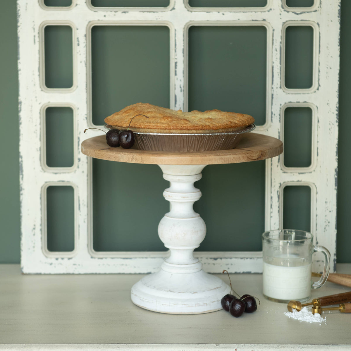 12" BROWN & WHITE PEDESTAL