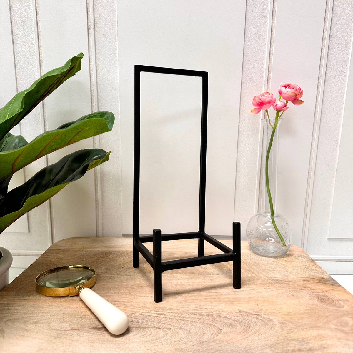 Modern Black Iron Easel/Bookstand - 12"