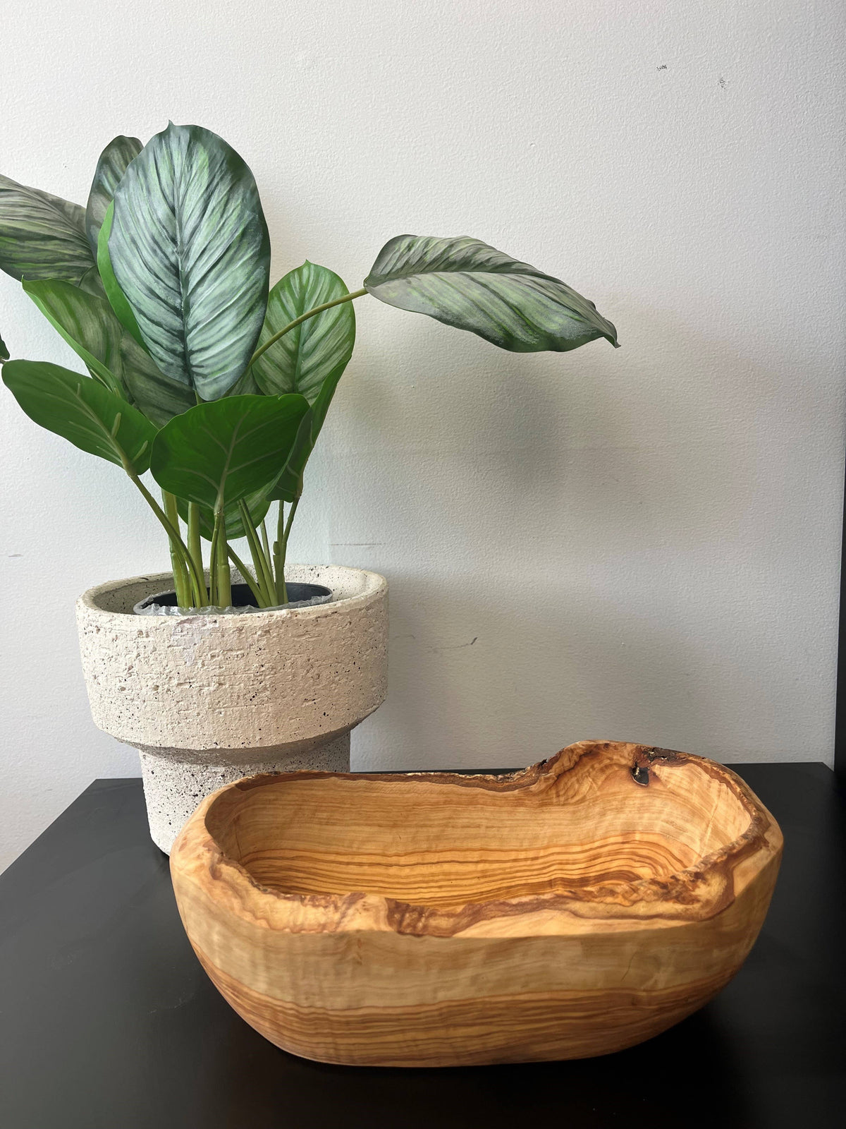 Oval Salad/Fruit bowl Olive Wood 10.6”L x 6.3"W