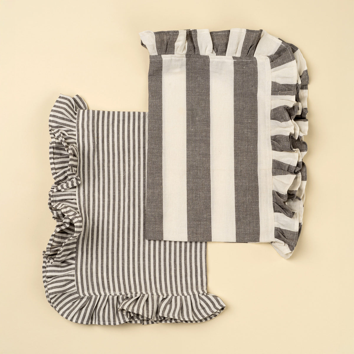 Ruffle Stripe Tea Towels S/2, Grey