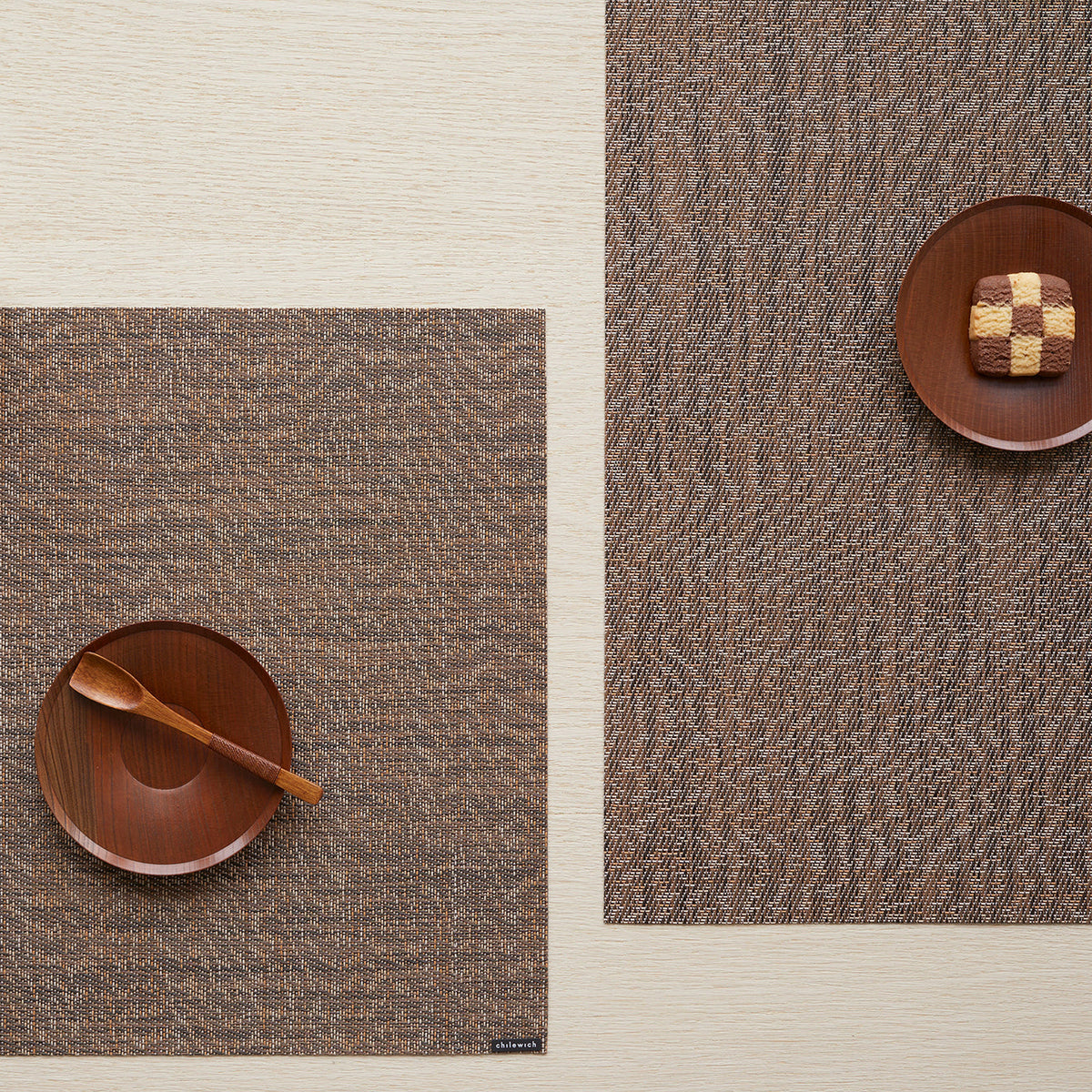 Moiré Placemats - Mocha