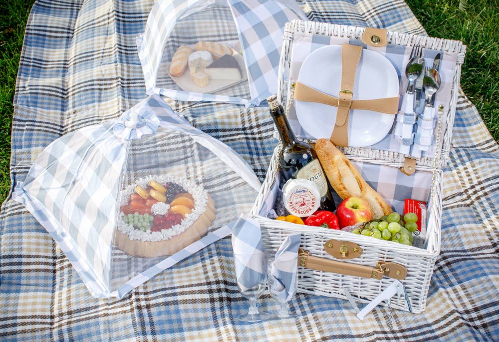 ~~ON SALE~~ Boothbay Picnic Basket Equipped for 2 Persons