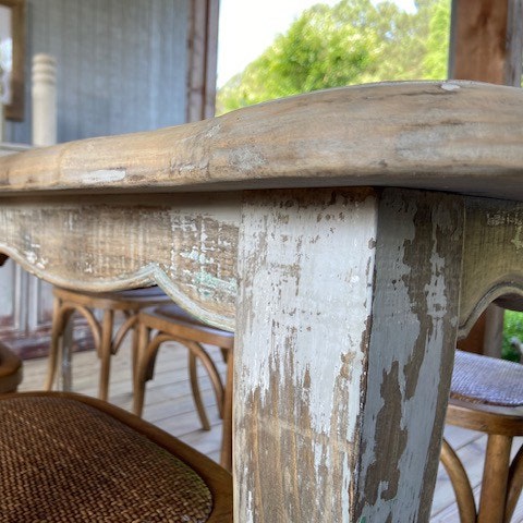 Brume de Mer Dining Table