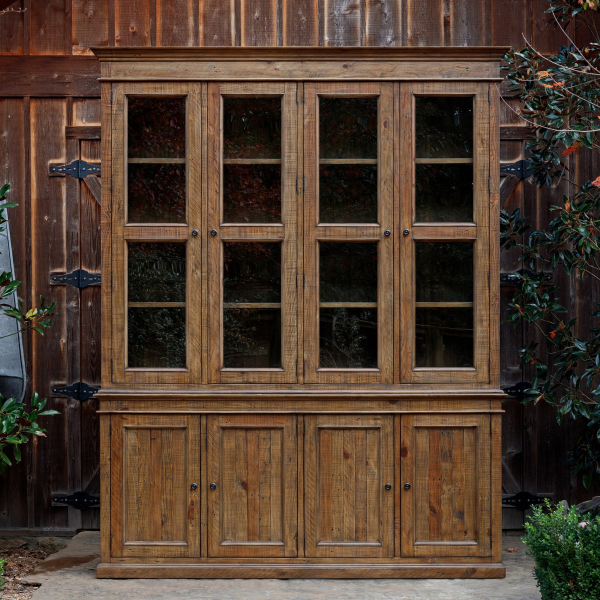 Grand Gallery Display Cabinet
