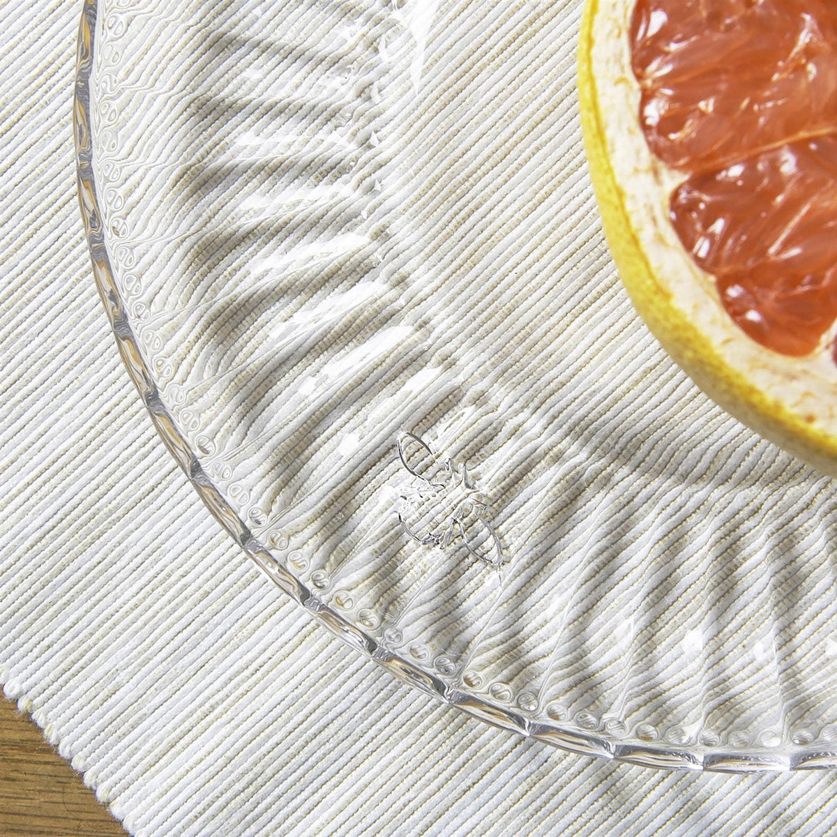 Joules Bee Glass Side Plate - 18.5cm