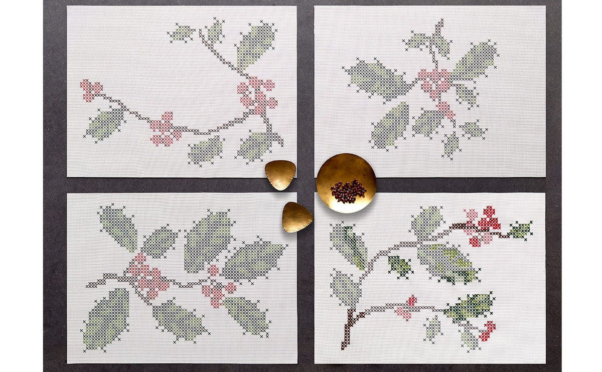 Holly Placemats Kit