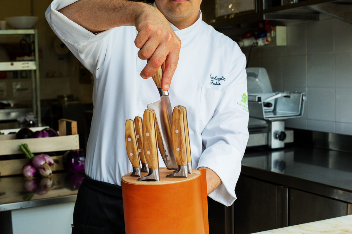Wusthof Villa 6-Slot Knife Block — Leather