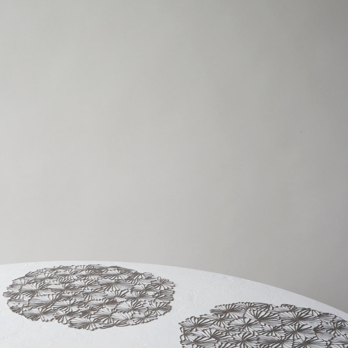 Daisy Placemats - Gunmetal
